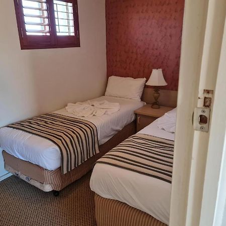 Country Plaza Motel Taree Exterior foto