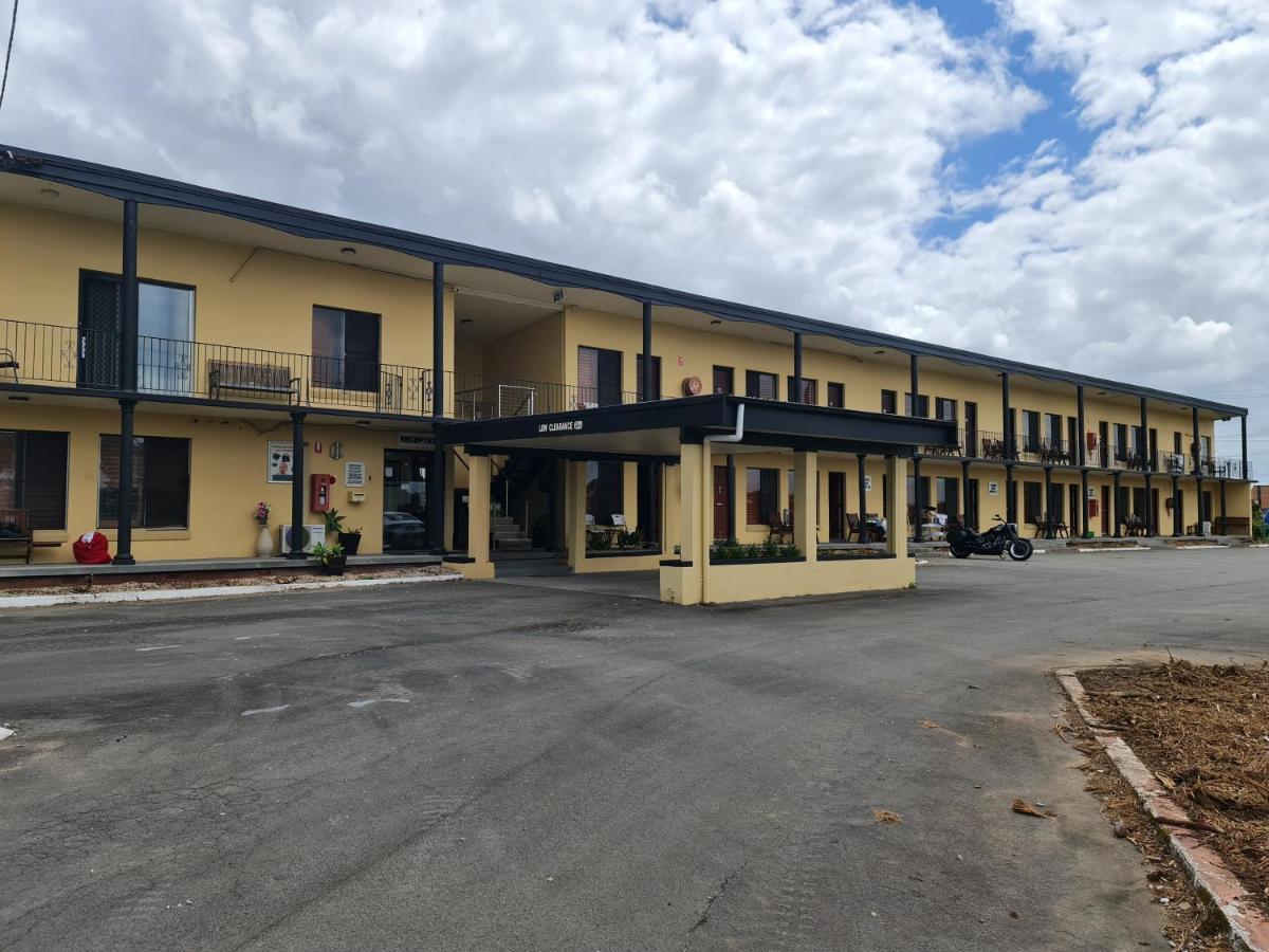 Country Plaza Motel Taree Exterior foto
