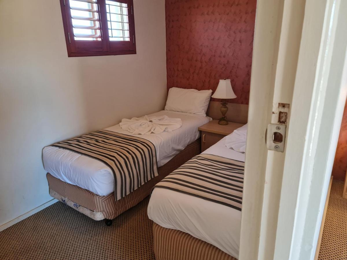 Country Plaza Motel Taree Exterior foto